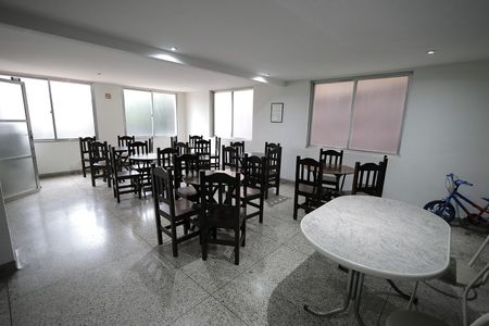 Apartamento à venda com 58m², 2 quartos e 1 vaga Apartamento à venda com 58m², 2 quartos e 1 vagaÁrea comum - Salão de festas