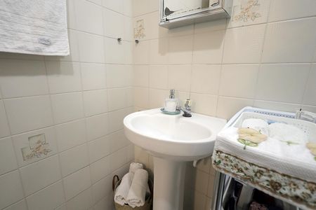 Apartamento à venda com 58m², 2 quartos e 1 vaga Apartamento à venda com 58m², 2 quartos e 1 vagaBanheiro