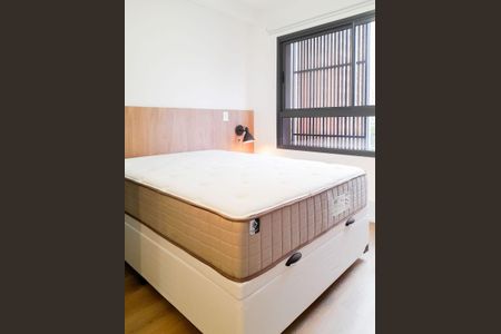 Sala / Quarto de kitnet/studio à venda com 1 quarto, 20m² em Jardim das Acacias, São Paulo