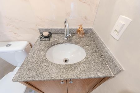Banheiro de apartamento para alugar com 1 quarto, 27m² em Bela Vista, São Paulo