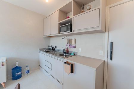 Cozinha de apartamento para alugar com 1 quarto, 27m² em Bela Vista, São Paulo