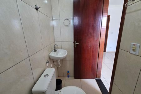 Casa para alugar com 55m², 2 quartos e 2 vagas Casa para alugar com 55m², 2 quartos e 2 vagasBanheiro da Suíte 2