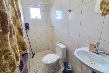 Casa para alugar com 55m², 2 quartos e 2 vagas Casa para alugar com 55m², 2 quartos e 2 vagasBanheiro da Suíte 1