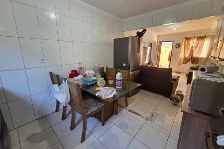 Casa para alugar com 55m², 2 quartos e 2 vagas Casa para alugar com 55m², 2 quartos e 2 vagasCozinha