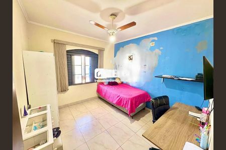 Casa à venda com 186m², 3 quartos e 6 vagas Casa à venda com 186m², 3 quartos e 6 vagasFoto 05