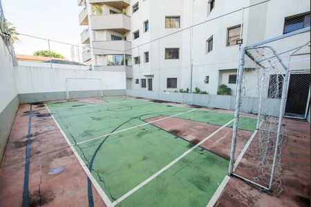 Apartamento para alugar com 250m², 4 quartos e 2 vagasÁrea comum - Quadra de futebol