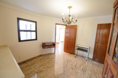 Apartamento para alugar com 250m², 4 quartos e 2 vagasCopa
