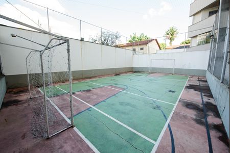 Apartamento para alugar com 250m², 4 quartos e 2 vagasÁrea comum - Quadra de futebol