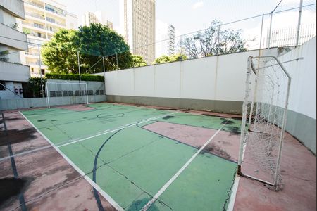 Apartamento para alugar com 250m², 4 quartos e 2 vagasÁrea comum - Quadra de futebol