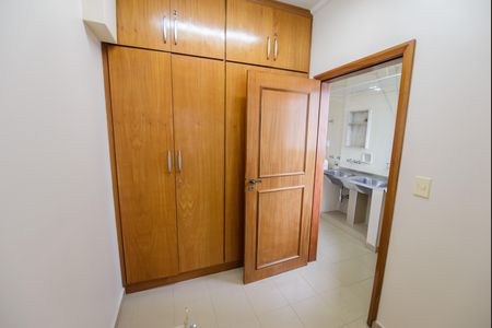 Apartamento para alugar com 250m², 4 quartos e 2 vagasQuarto de Serviço