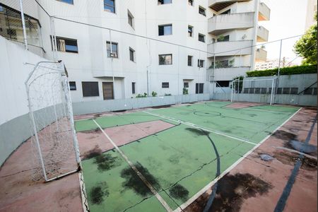 Apartamento para alugar com 250m², 4 quartos e 2 vagasÁrea comum - Quadra de futebol