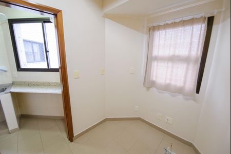 Apartamento para alugar com 250m², 4 quartos e 2 vagasQuarto de Serviço