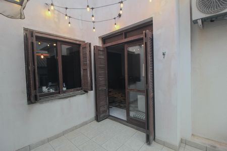Apartamento à venda com 104m², 3 quartos e sem vaga Apartamento à venda com 104m², 3 quartos e sem vagaVaranda