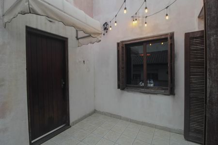 Apartamento à venda com 104m², 3 quartos e sem vaga Apartamento à venda com 104m², 3 quartos e sem vagaVaranda