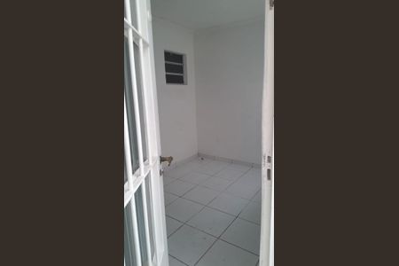 Sala de casa para alugar com 2 quartos, 39m² em Jardim Alzira Franco, Santo André