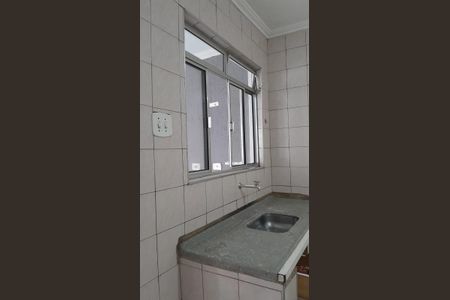 Cozinha de casa para alugar com 2 quartos, 39m² em Jardim Alzira Franco, Santo André