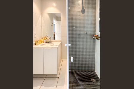 Apartamento à venda com 80m², 2 quartos e 2 vagasBanheiro Social