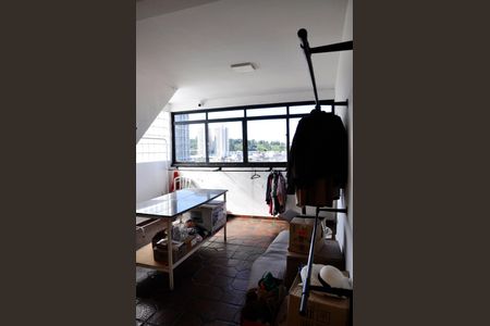 Casa à venda com 337m², 3 quartos e 3 vagas Casa à venda com 337m², 3 quartos e 3 vagasDetalhe - Área de Serviço
