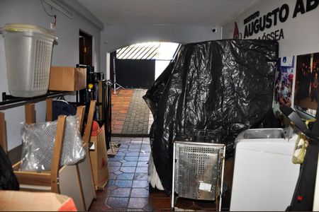 Detalhe - Hall de Entrada e Garagem de casa à venda com 3 quartos, 337m² em Jardim Almanara, São Paulo