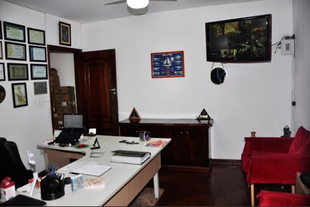 Casa à venda com 337m², 3 quartos e 3 vagas Casa à venda com 337m², 3 quartos e 3 vagasDetalhe - Quarto 01 com Closet e Suíte