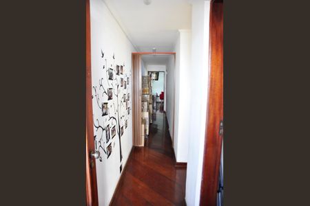 Casa à venda com 337m², 3 quartos e 3 vagas Casa à venda com 337m², 3 quartos e 3 vagasDetalhe - Corredor