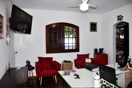 Casa à venda com 337m², 3 quartos e 3 vagas Casa à venda com 337m², 3 quartos e 3 vagasDetalhe - Quarto 01 com Closet e Suíte
