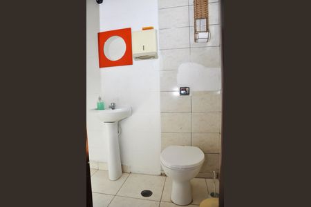 Casa à venda com 337m², 3 quartos e 3 vagas Casa à venda com 337m², 3 quartos e 3 vagasDetalhe - Banheiro Social