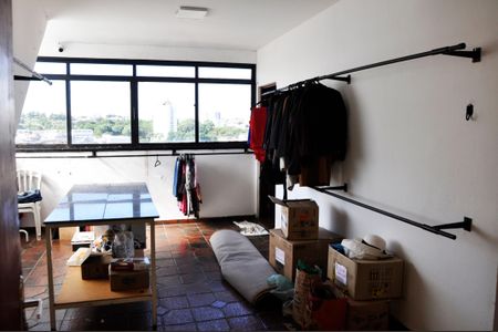 Casa à venda com 337m², 3 quartos e 3 vagas Casa à venda com 337m², 3 quartos e 3 vagasDetalhe - Área de Serviço