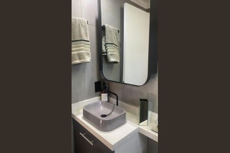 Apartamento para alugar com 50m², 2 quartos e 2 vagas Apartamento para alugar com 50m², 2 quartos e 2 vagasBanheiro