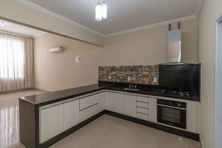 Casa de condomínio para alugar com 140m², 3 quartos e 4 vagas Casa de condomínio para alugar com 140m², 3 quartos e 4 vagasCozinha