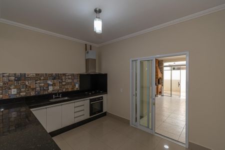 Casa de condomínio para alugar com 140m², 3 quartos e 4 vagas Casa de condomínio para alugar com 140m², 3 quartos e 4 vagasCozinha