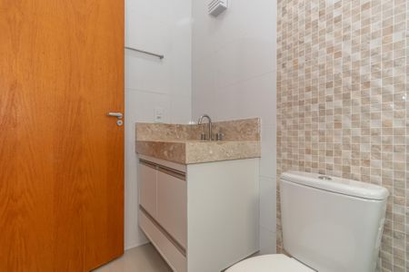 Casa de condomínio para alugar com 140m², 3 quartos e 4 vagas Casa de condomínio para alugar com 140m², 3 quartos e 4 vagasBanheiro da Suíte 2