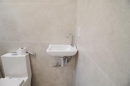 Casa para alugar com 60m², 2 quartos e sem vagaBanheiro da Suíte