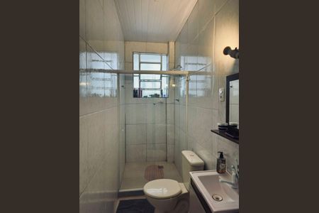 Banheiro de apartamento para alugar com 2 quartos, 43m² em Centro, Petrópolis
