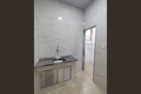 Cozinha de apartamento para alugar com 2 quartos, 43m² em Centro, Petrópolis