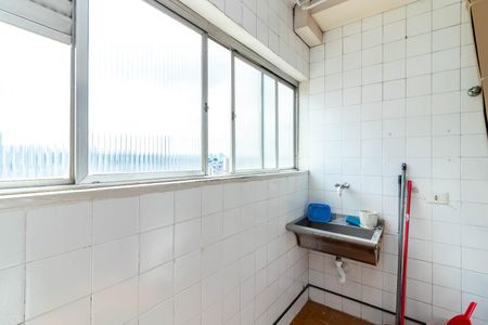 Apartamento para alugar com 80m², 3 quartos e 1 vagaÁrea de Serviço