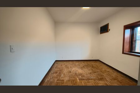 Casa à venda com 225m², 4 quartos e 3 vagas Casa à venda com 225m², 4 quartos e 3 vagasSuíte