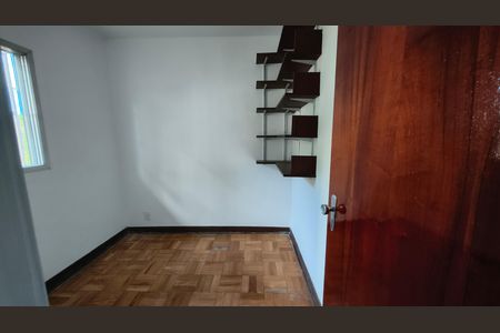 Casa à venda com 225m², 4 quartos e 3 vagas Casa à venda com 225m², 4 quartos e 3 vagasCasa de serviço