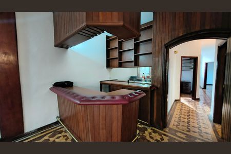 Casa à venda com 225m², 4 quartos e 3 vagas Casa à venda com 225m², 4 quartos e 3 vagasSala