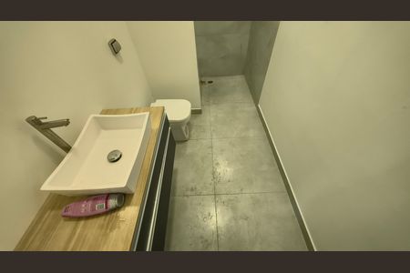Casa à venda com 225m², 4 quartos e 3 vagas Casa à venda com 225m², 4 quartos e 3 vagasBanheiro