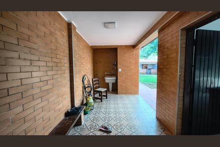 Casa à venda com 225m², 4 quartos e 3 vagas Casa à venda com 225m², 4 quartos e 3 vagasÁrea de Serviço