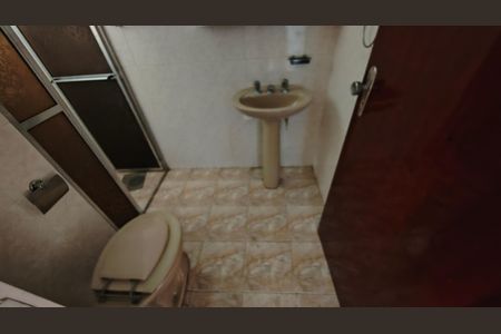 Casa à venda com 225m², 4 quartos e 3 vagas Casa à venda com 225m², 4 quartos e 3 vagasCasa de serviço