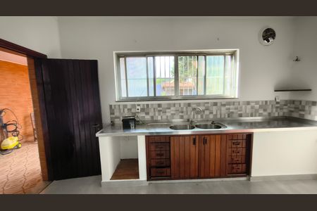 Casa à venda com 225m², 4 quartos e 3 vagas Casa à venda com 225m², 4 quartos e 3 vagasCozinha