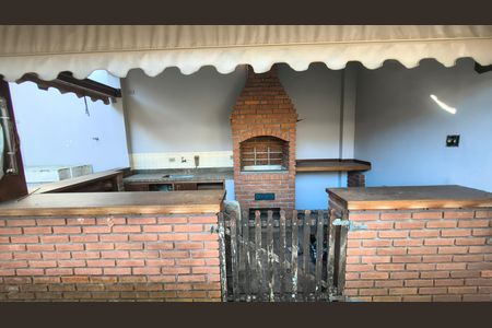 Casa à venda com 225m², 4 quartos e 3 vagas Casa à venda com 225m², 4 quartos e 3 vagasChurrasqueira