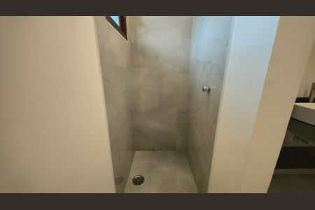 Casa à venda com 225m², 4 quartos e 3 vagas Casa à venda com 225m², 4 quartos e 3 vagasBanheiro da Suíte