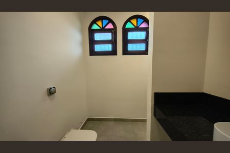 Casa à venda com 225m², 4 quartos e 3 vagas Casa à venda com 225m², 4 quartos e 3 vagasBanheiro da Suíte