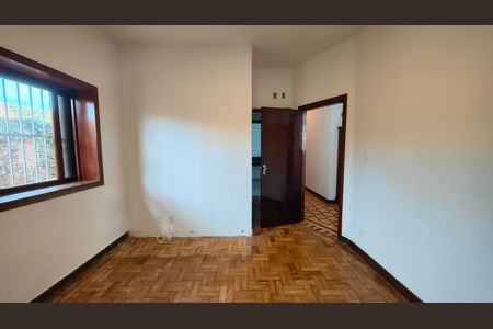 Casa à venda com 225m², 4 quartos e 3 vagas Casa à venda com 225m², 4 quartos e 3 vagasSuíte