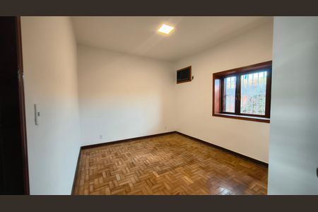 Casa à venda com 225m², 4 quartos e 3 vagas Casa à venda com 225m², 4 quartos e 3 vagasSuíte