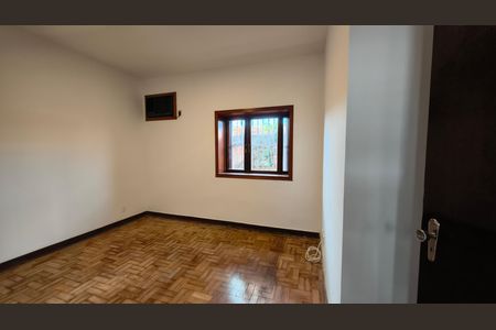 Casa à venda com 225m², 4 quartos e 3 vagas Casa à venda com 225m², 4 quartos e 3 vagasSuíte