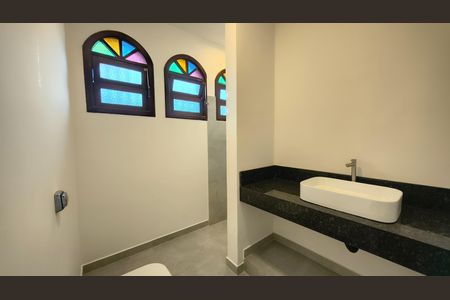 Casa à venda com 225m², 4 quartos e 3 vagas Casa à venda com 225m², 4 quartos e 3 vagasBanheiro da Suíte
